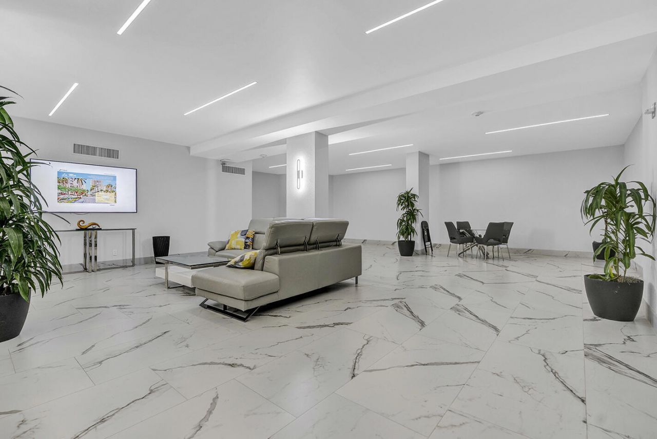 1904 S Ocean Drive, Unit 201, Hallandale Beach, FL 33009 Photo