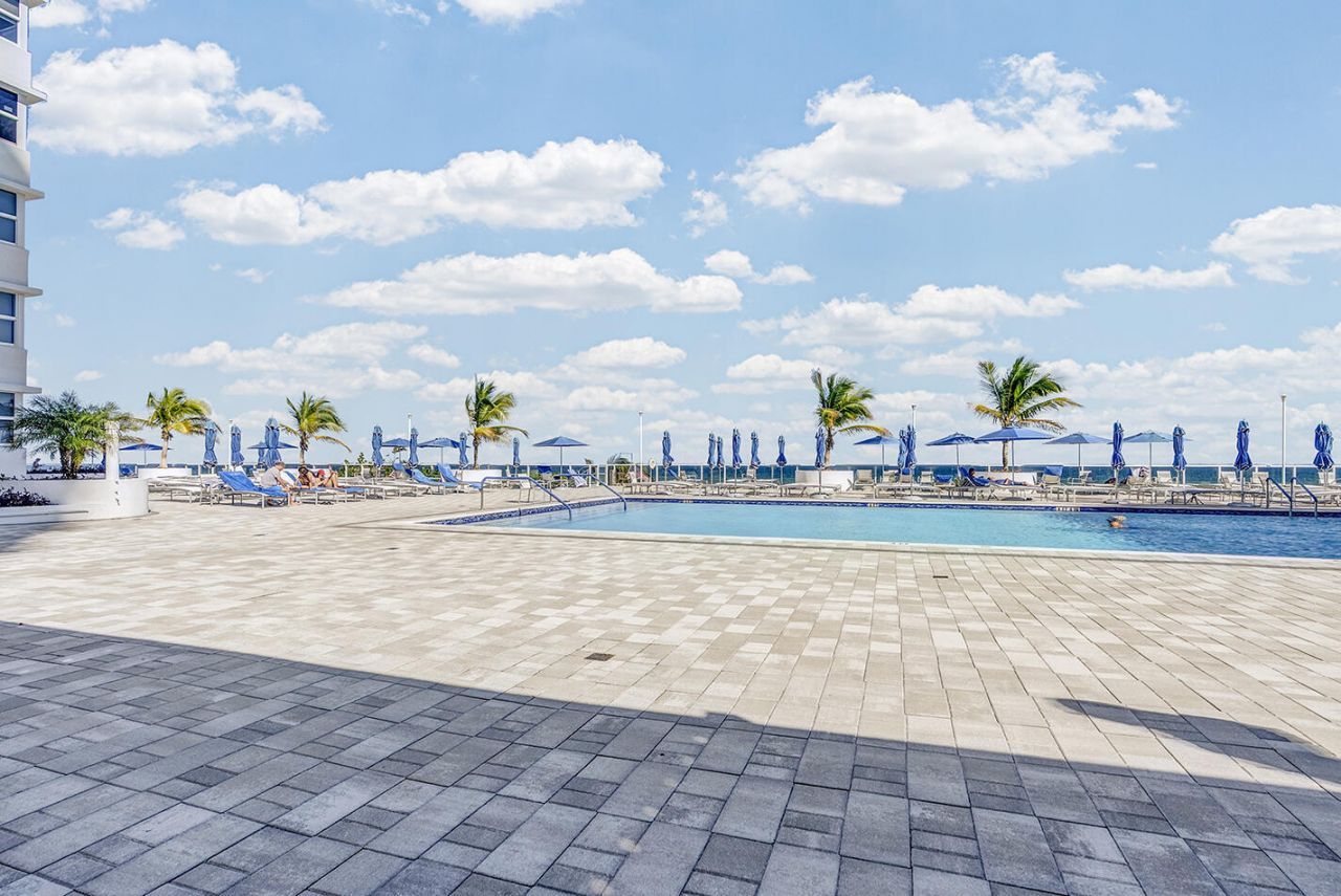 1904 S Ocean Drive, Unit 201, Hallandale Beach, FL 33009 Photo