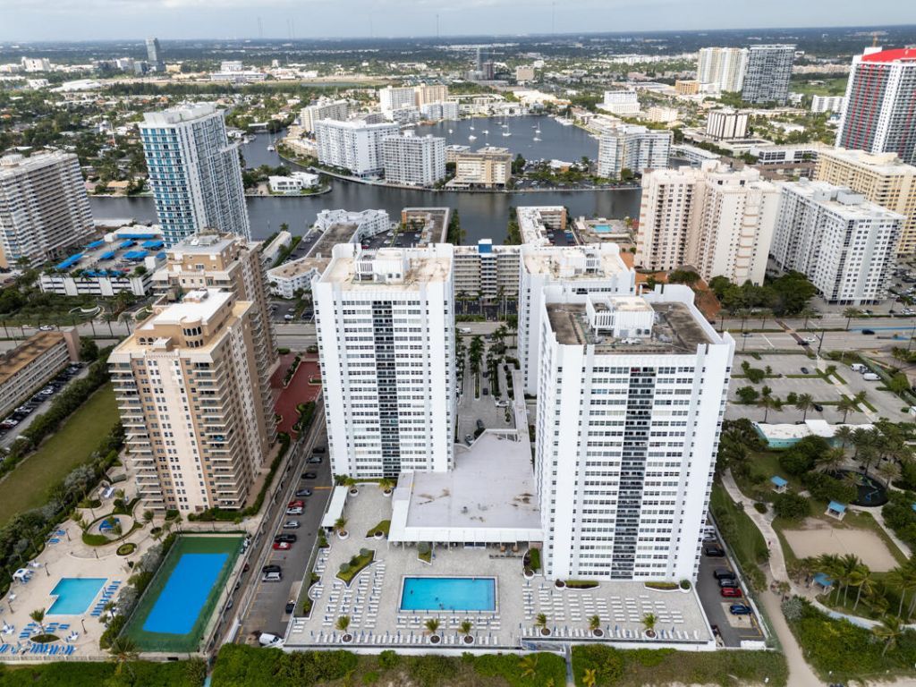 1904 S Ocean Drive, Unit 201, Hallandale Beach, FL 33009 Photo