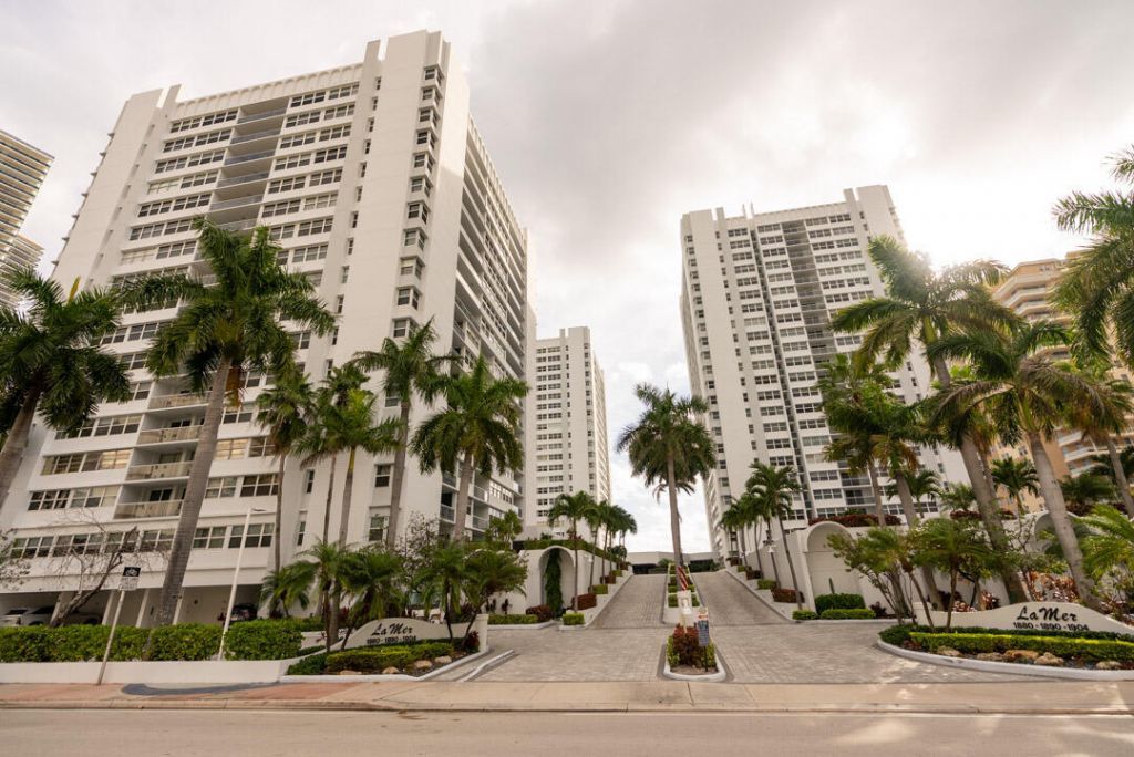 1904 S Ocean Drive, Unit 201, Hallandale Beach, FL 33009 Photo