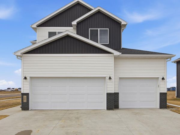 6683 28th Street S, Fargo, ND 58104
