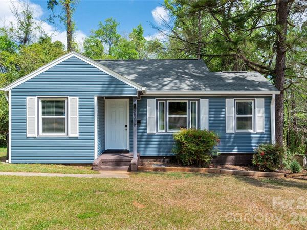 2516 Columbus Circle, Charlotte, NC 28208