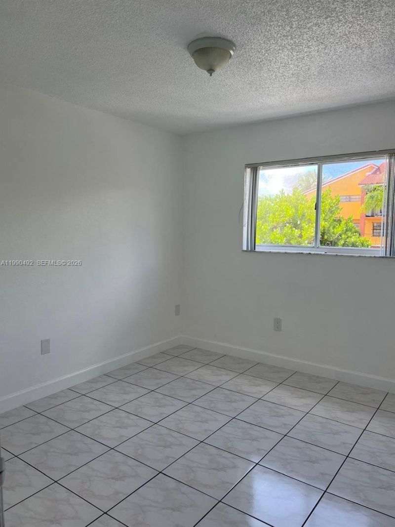 2565 W 56th St , Unit 209, Hialeah, FL 33016 Photo