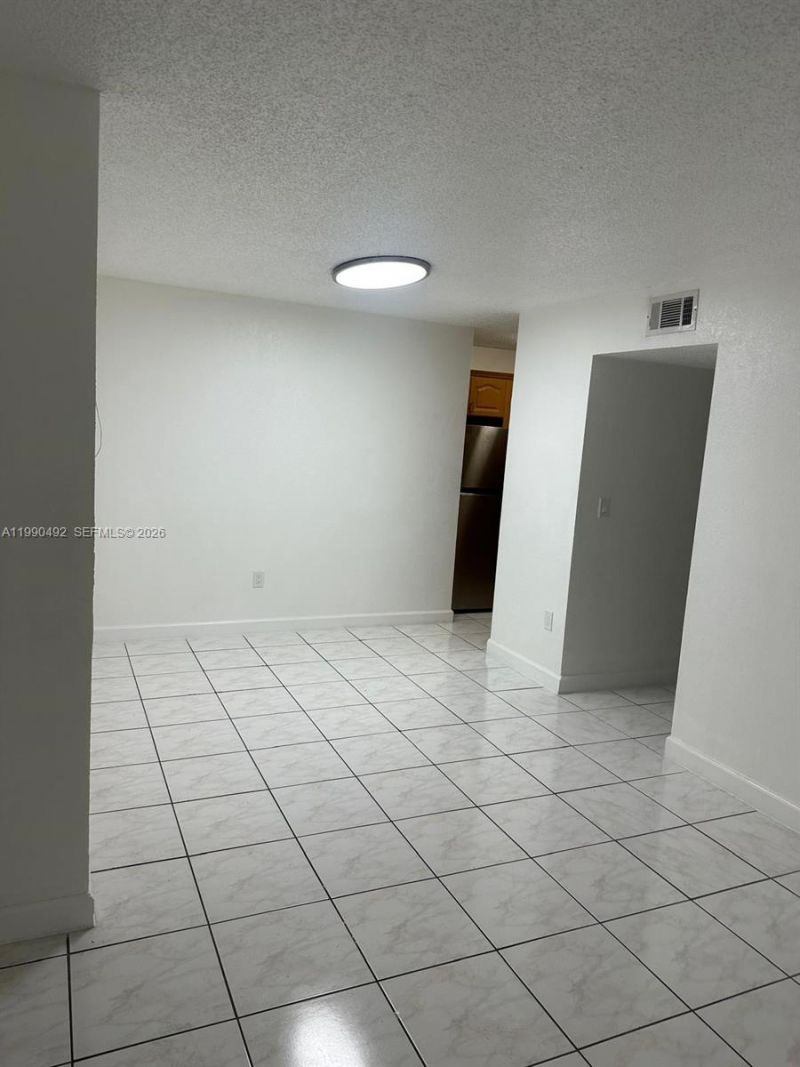 2565 W 56th St , Unit 209, Hialeah, FL 33016 Photo