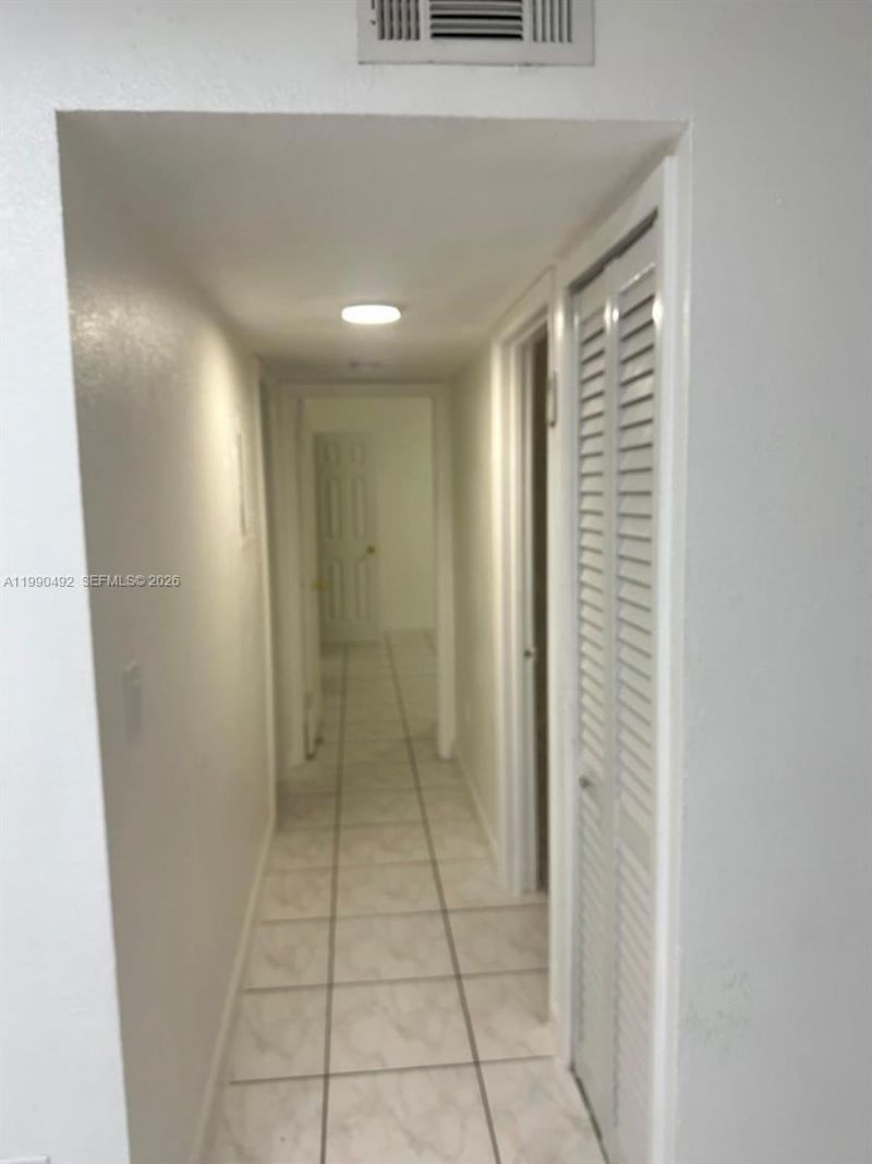 2565 W 56th St , Unit 209, Hialeah, FL 33016 Photo