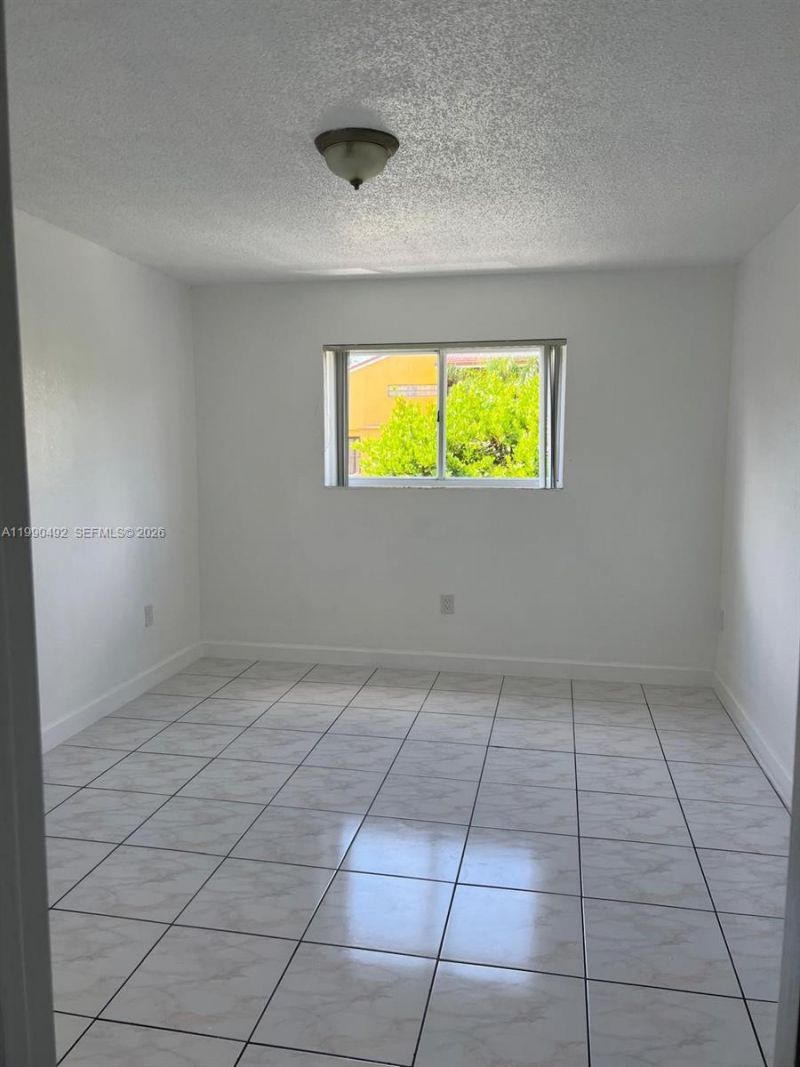 2565 W 56th St , Unit 209, Hialeah, FL 33016 Photo
