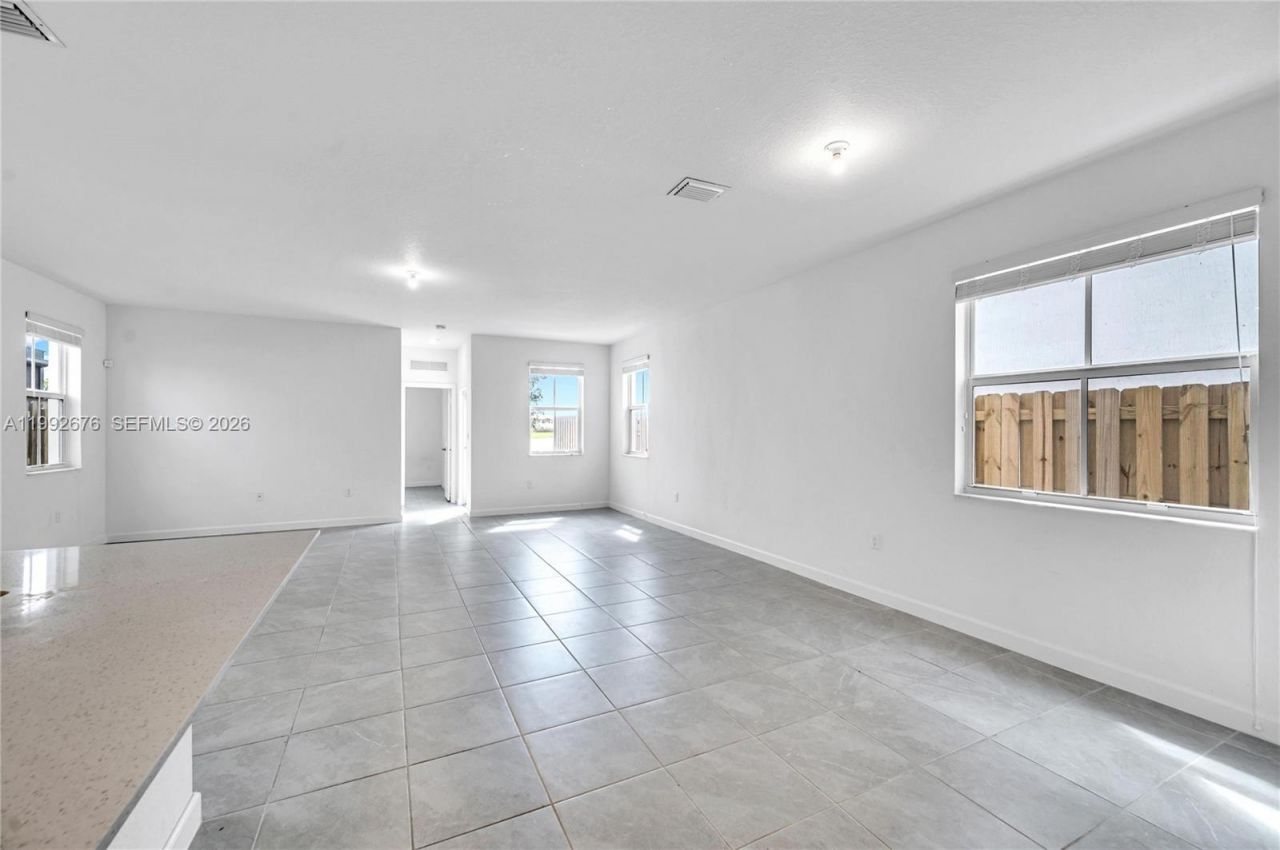 2300 NW 130th St, Miami, FL 33167 Photo