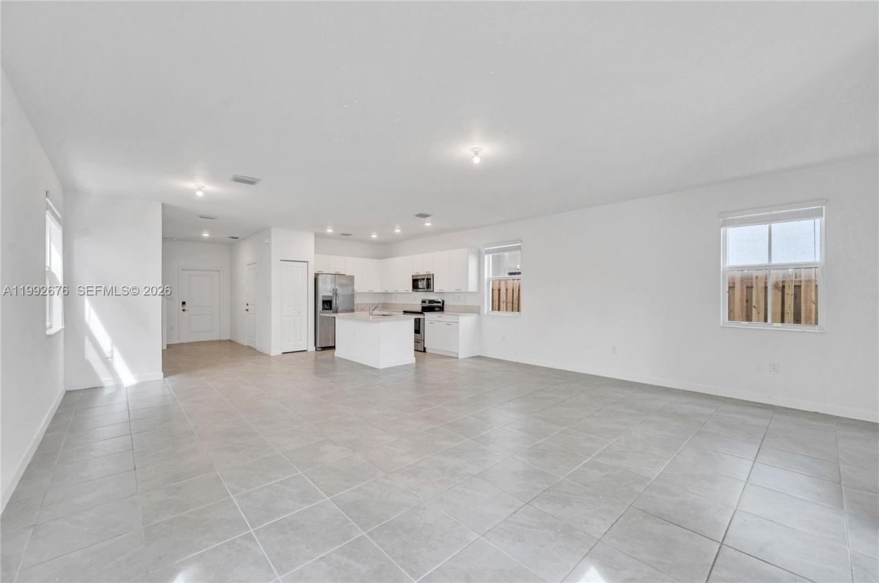 2300 NW 130th St, Miami, FL 33167 Photo