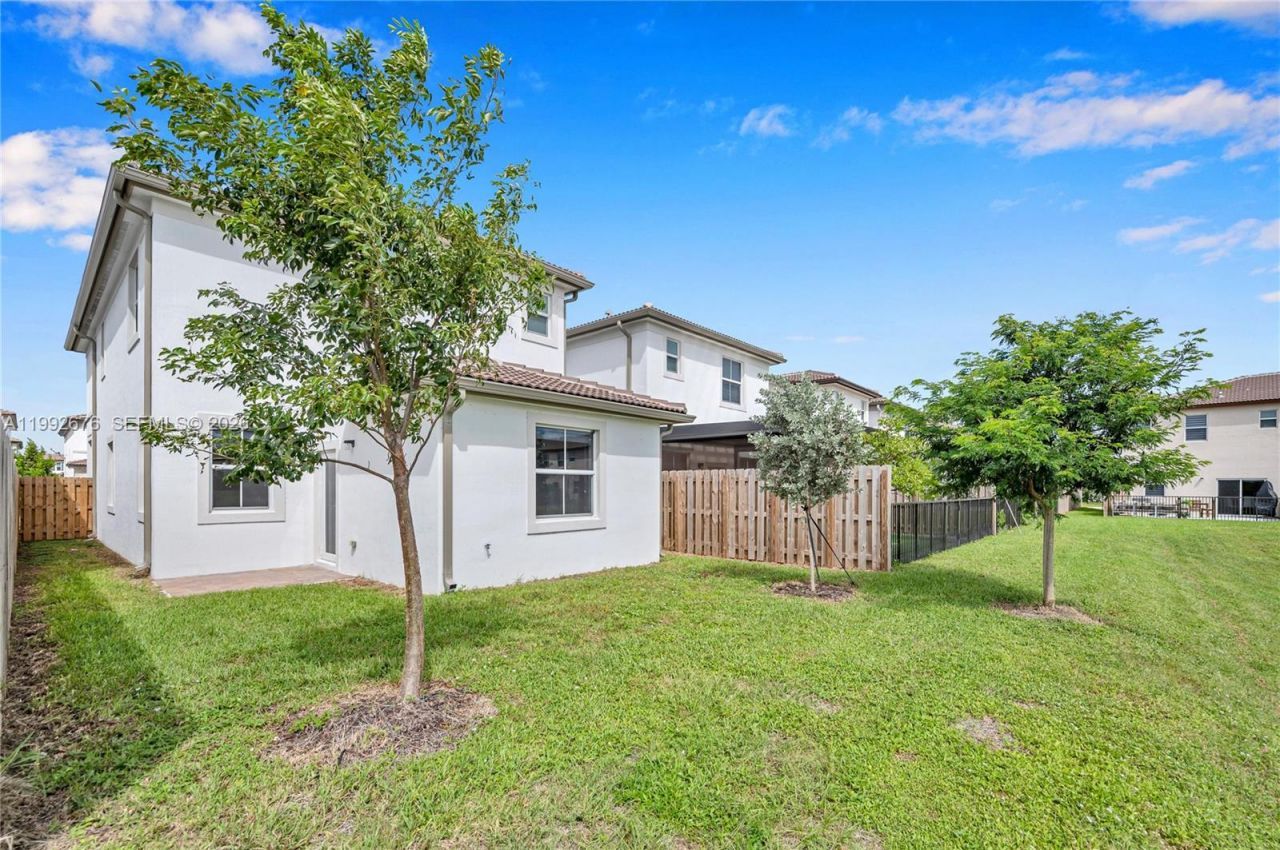 2300 NW 130th St, Miami, FL 33167 Photo