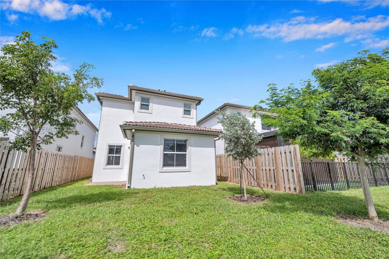 2300 NW 130th St, Miami, FL 33167 Photo