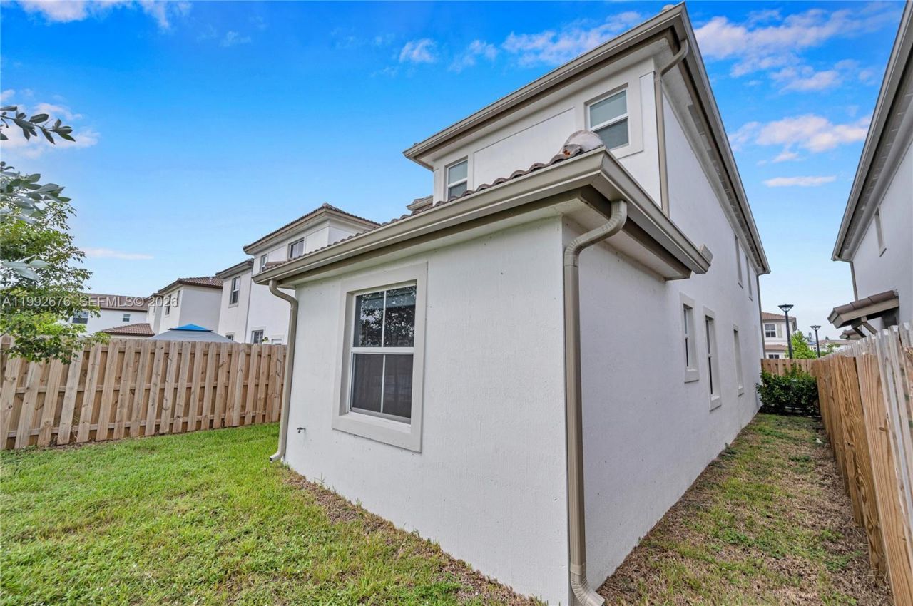 2300 NW 130th St, Miami, FL 33167 Photo