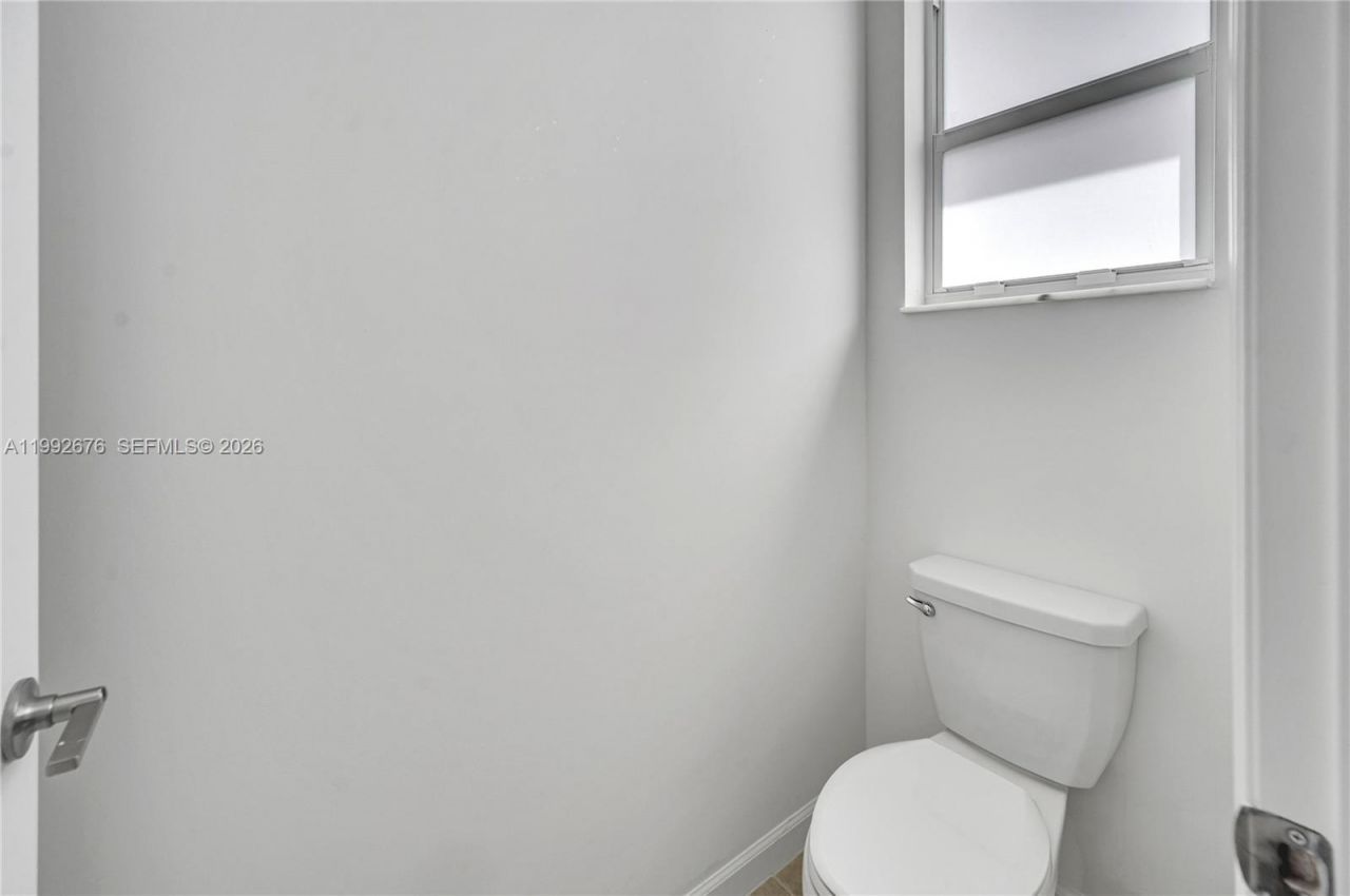 2300 NW 130th St, Miami, FL 33167 Photo