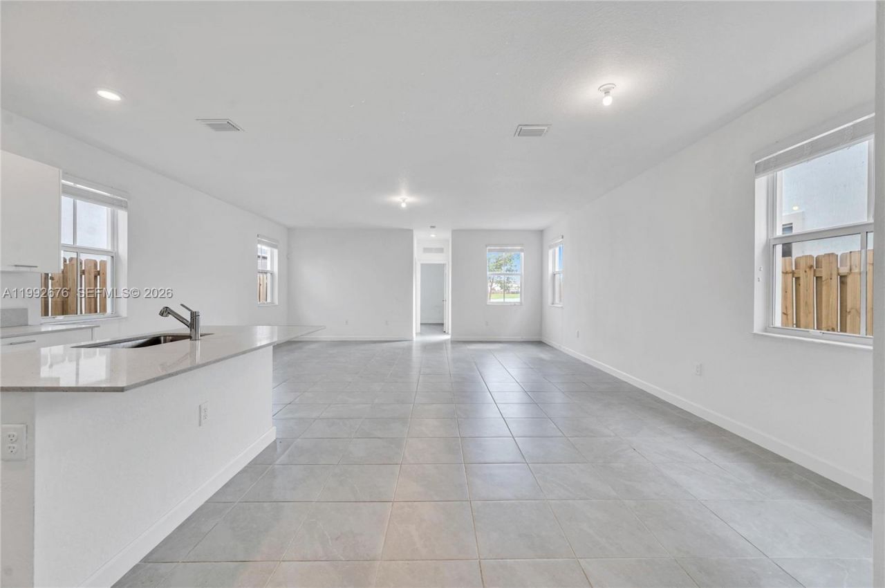 2300 NW 130th St, Miami, FL 33167 Photo