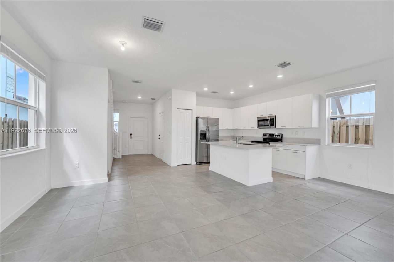 2300 NW 130th St, Miami, FL 33167 Photo