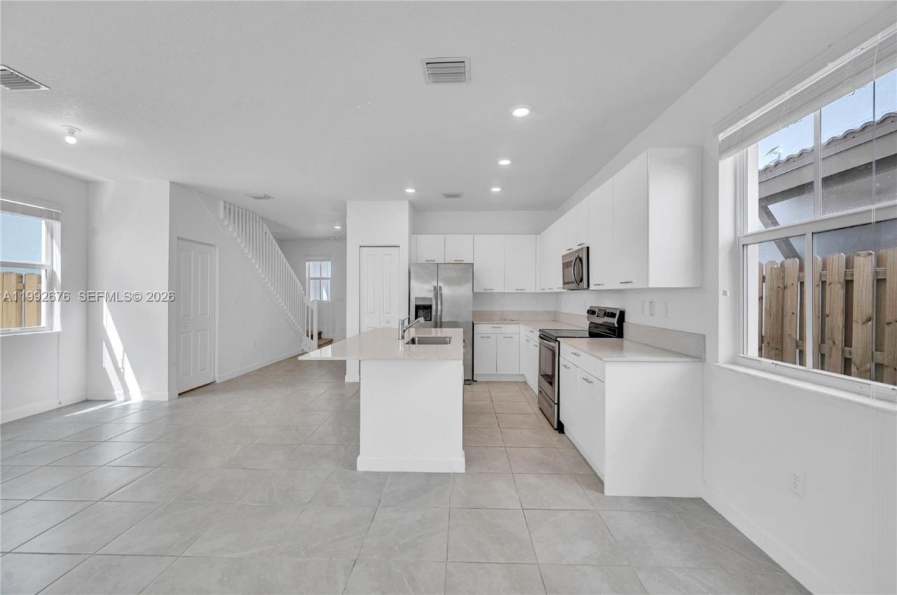 2300 NW 130th St, Miami, FL 33167 Photo