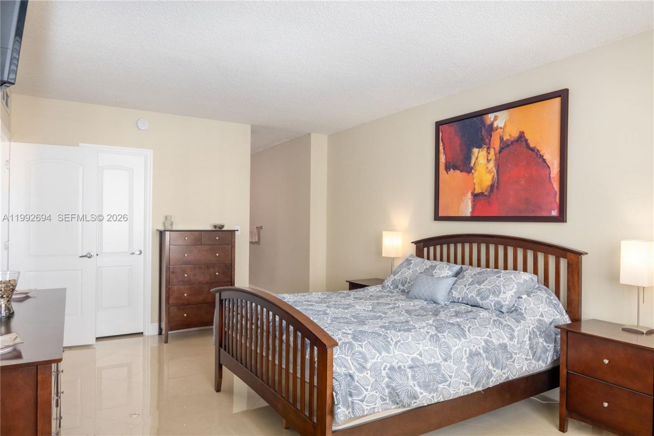 1965 S Ocean Dr, Unit 9F, Hallandale Beach, FL 33009 Photo