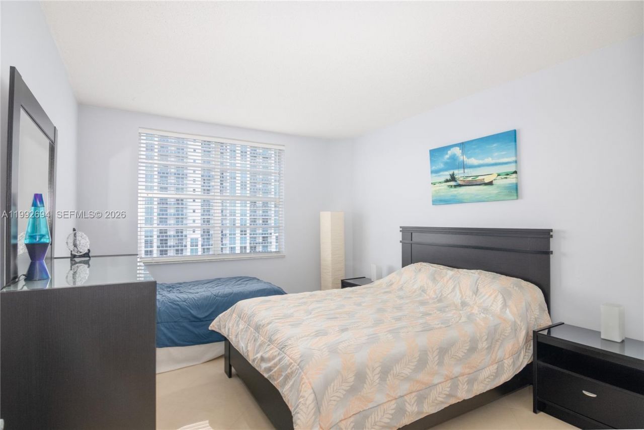 1965 S Ocean Dr, Unit 9F, Hallandale Beach, FL 33009 Photo