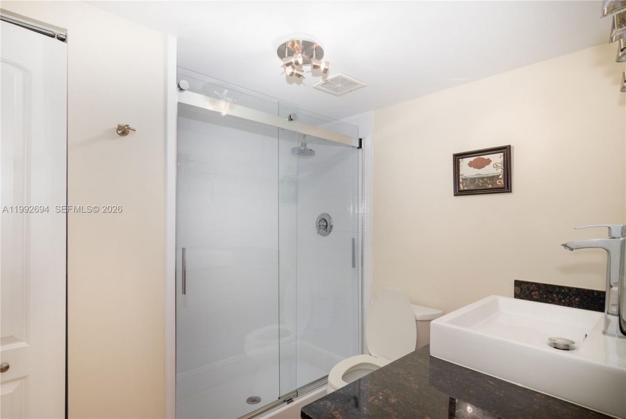 1965 S Ocean Dr, Unit 9F, Hallandale Beach, FL 33009 Photo