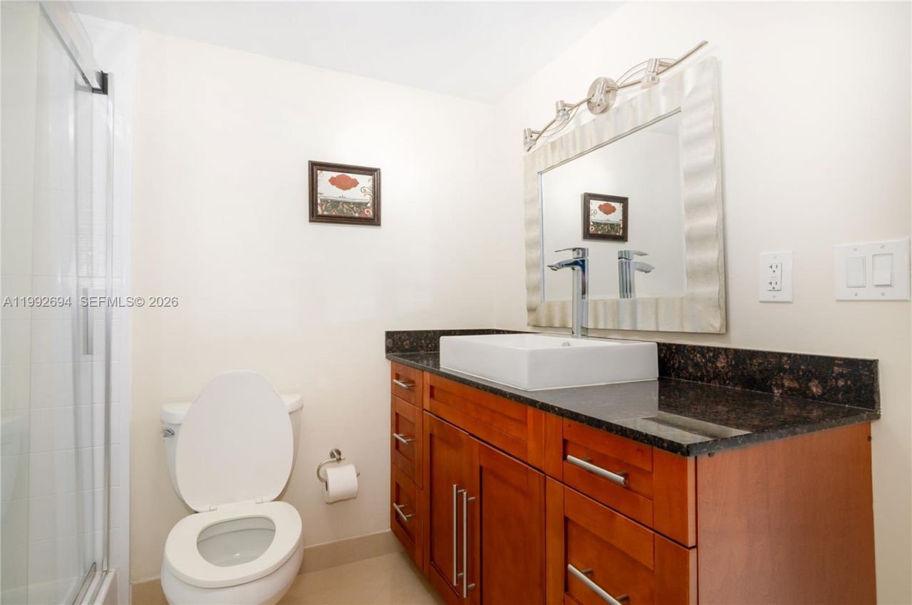 1965 S Ocean Dr, Unit 9F, Hallandale Beach, FL 33009 Photo