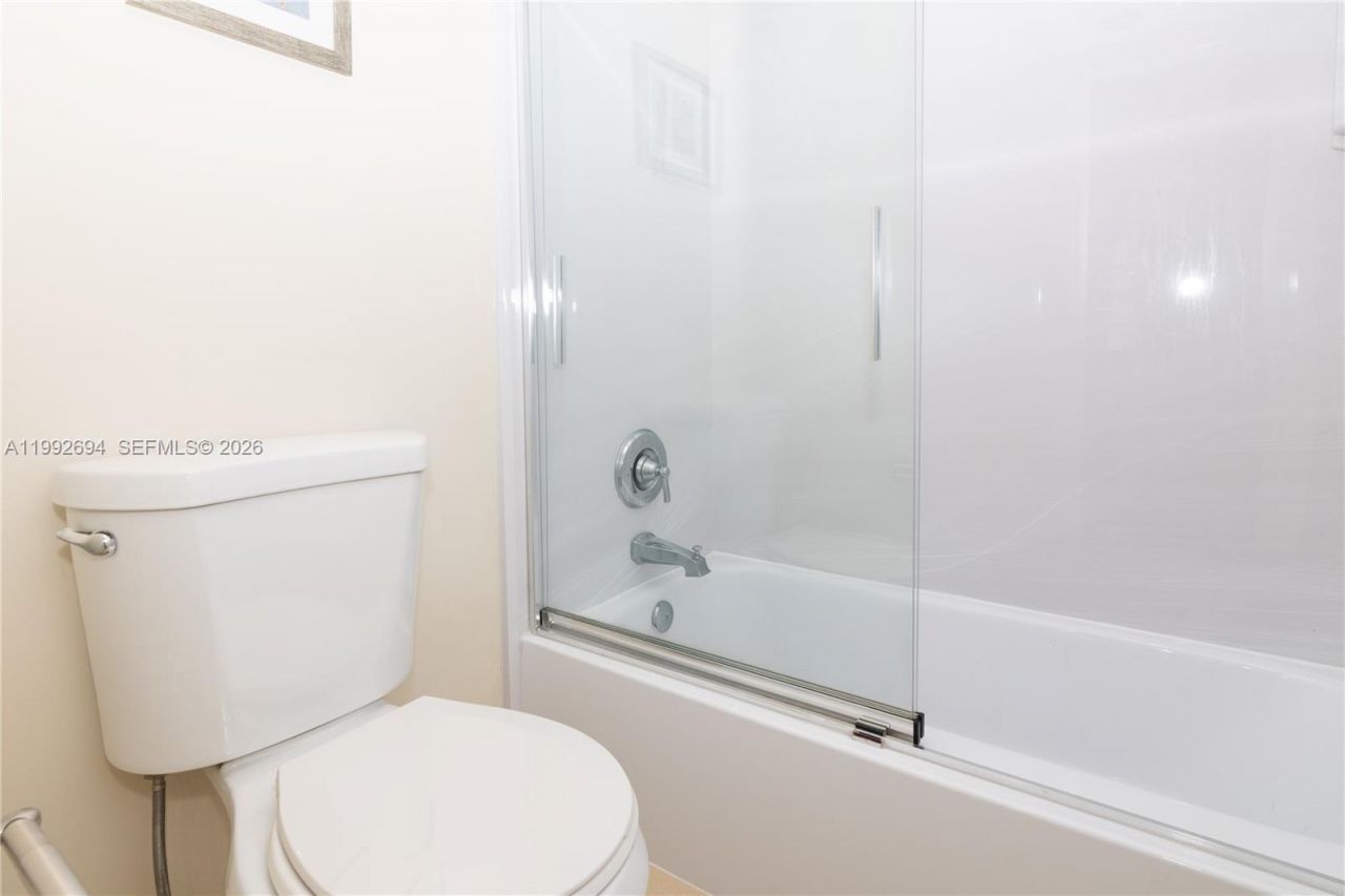 1965 S Ocean Dr, Unit 9F, Hallandale Beach, FL 33009 Photo