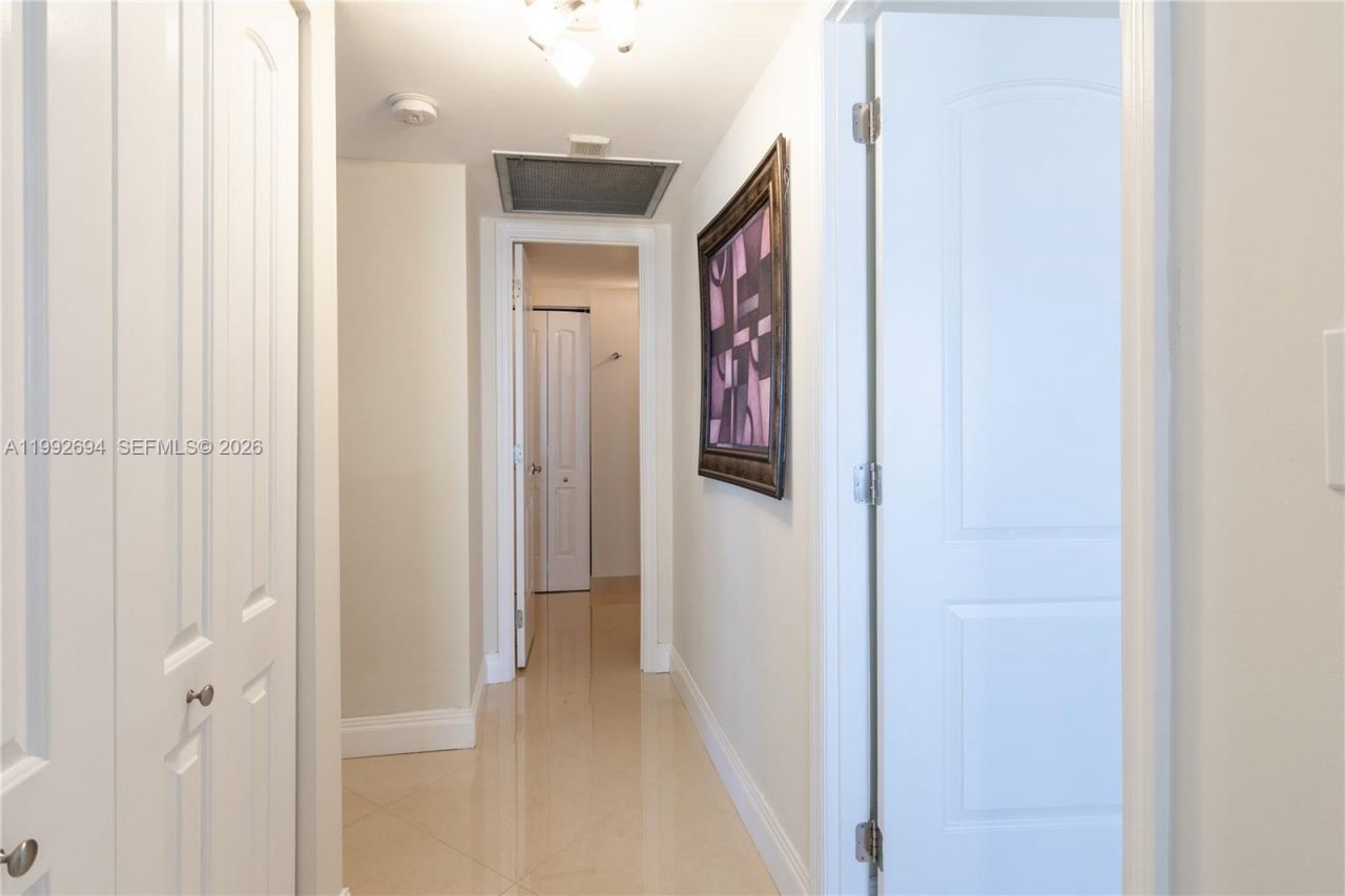 1965 S Ocean Dr, Unit 9F, Hallandale Beach, FL 33009 Photo