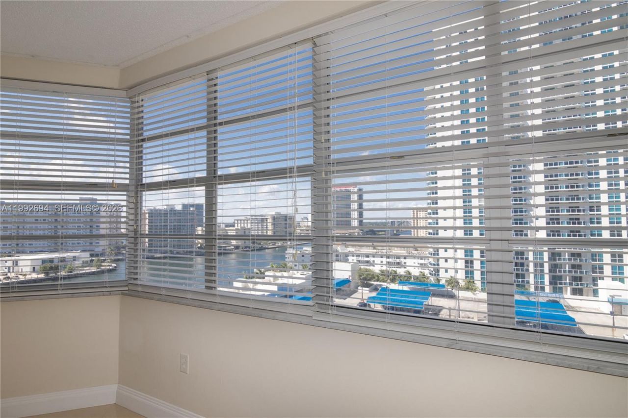 1965 S Ocean Dr, Unit 9F, Hallandale Beach, FL 33009 Photo