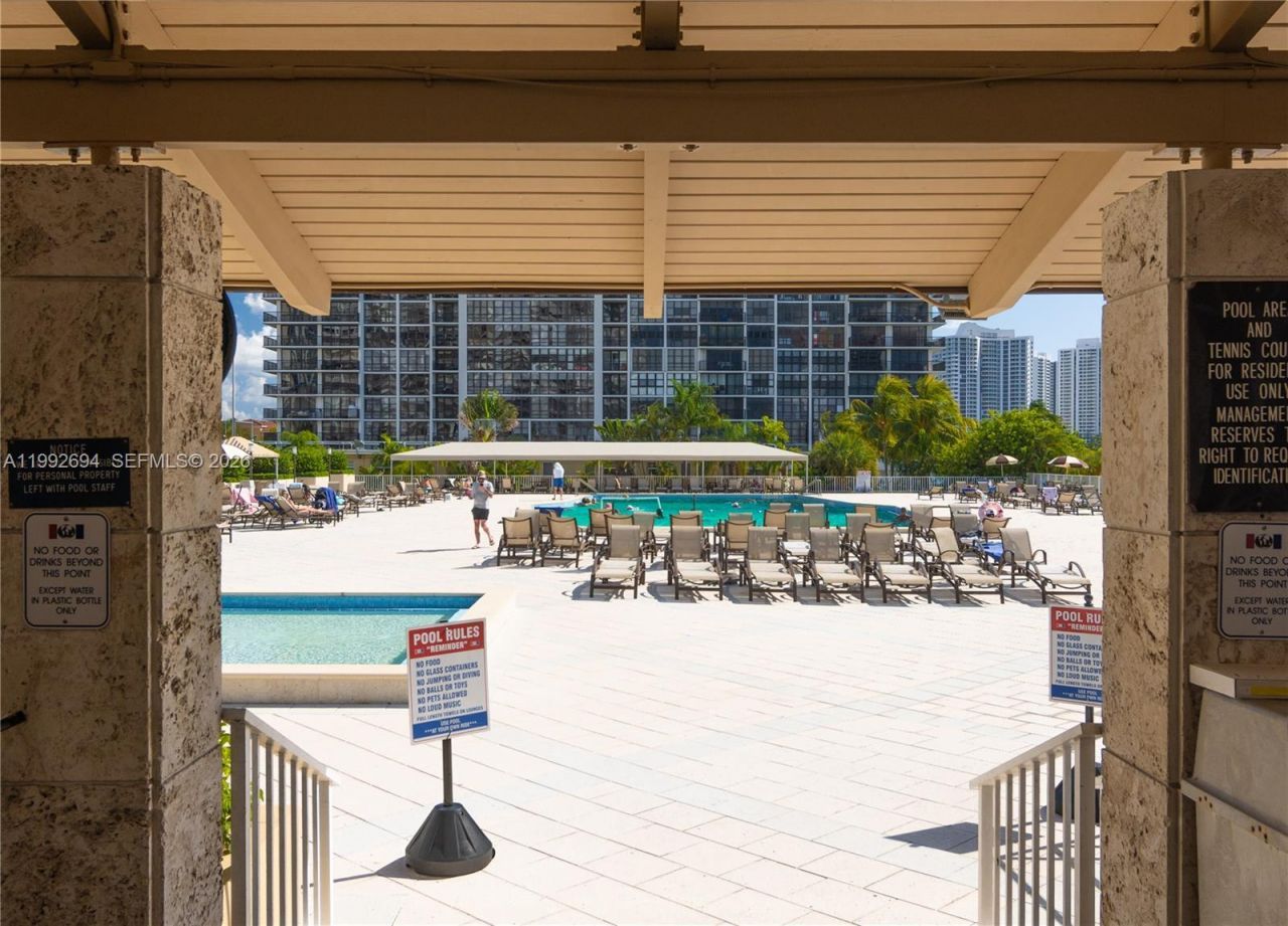 1965 S Ocean Dr, Unit 9F, Hallandale Beach, FL 33009 Photo