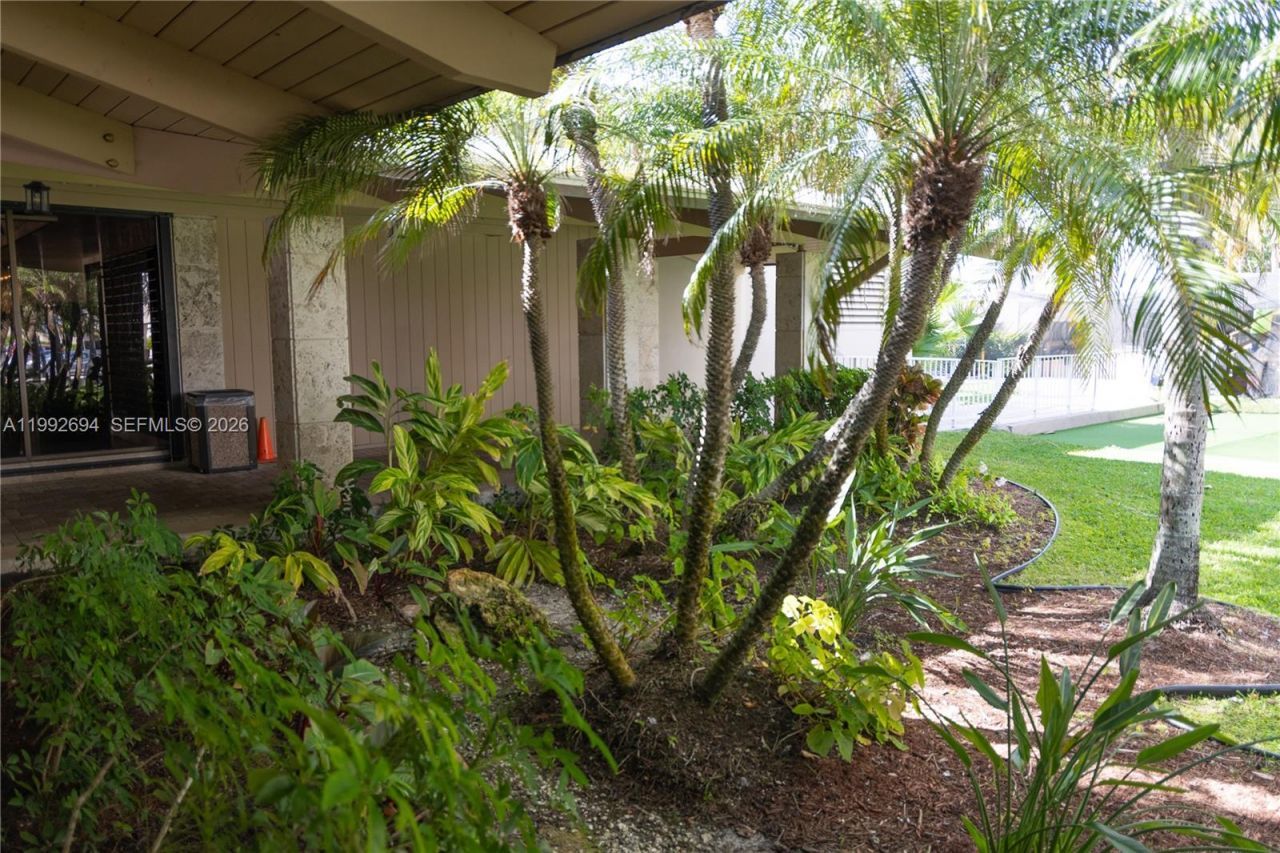 1965 S Ocean Dr, Unit 9F, Hallandale Beach, FL 33009 Photo