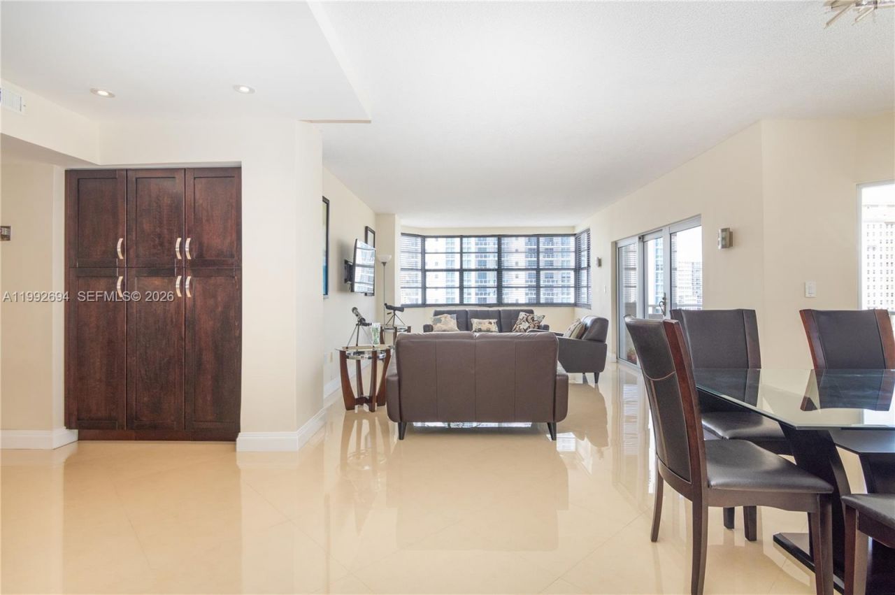 1965 S Ocean Dr, Unit 9F, Hallandale Beach, FL 33009 Photo