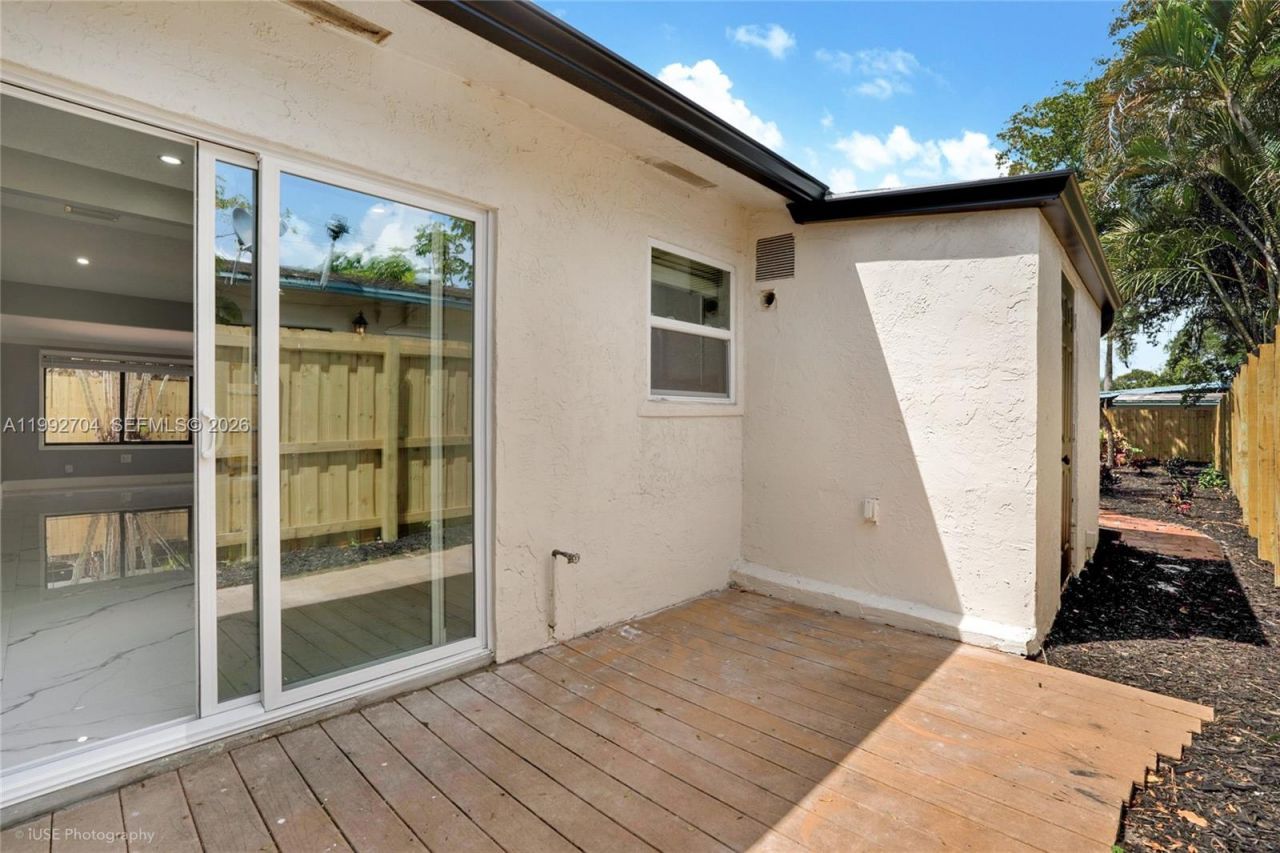 907 SW 15th Ter, Unit 1-2, Fort Lauderdale, FL 33312 Photo