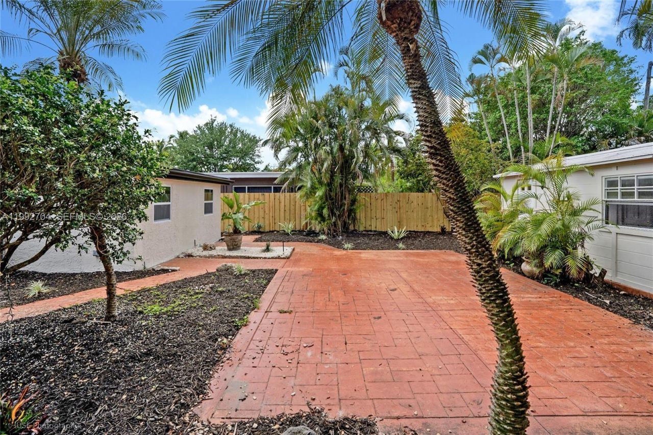 907 SW 15th Ter, Unit 1-2, Fort Lauderdale, FL 33312 Photo