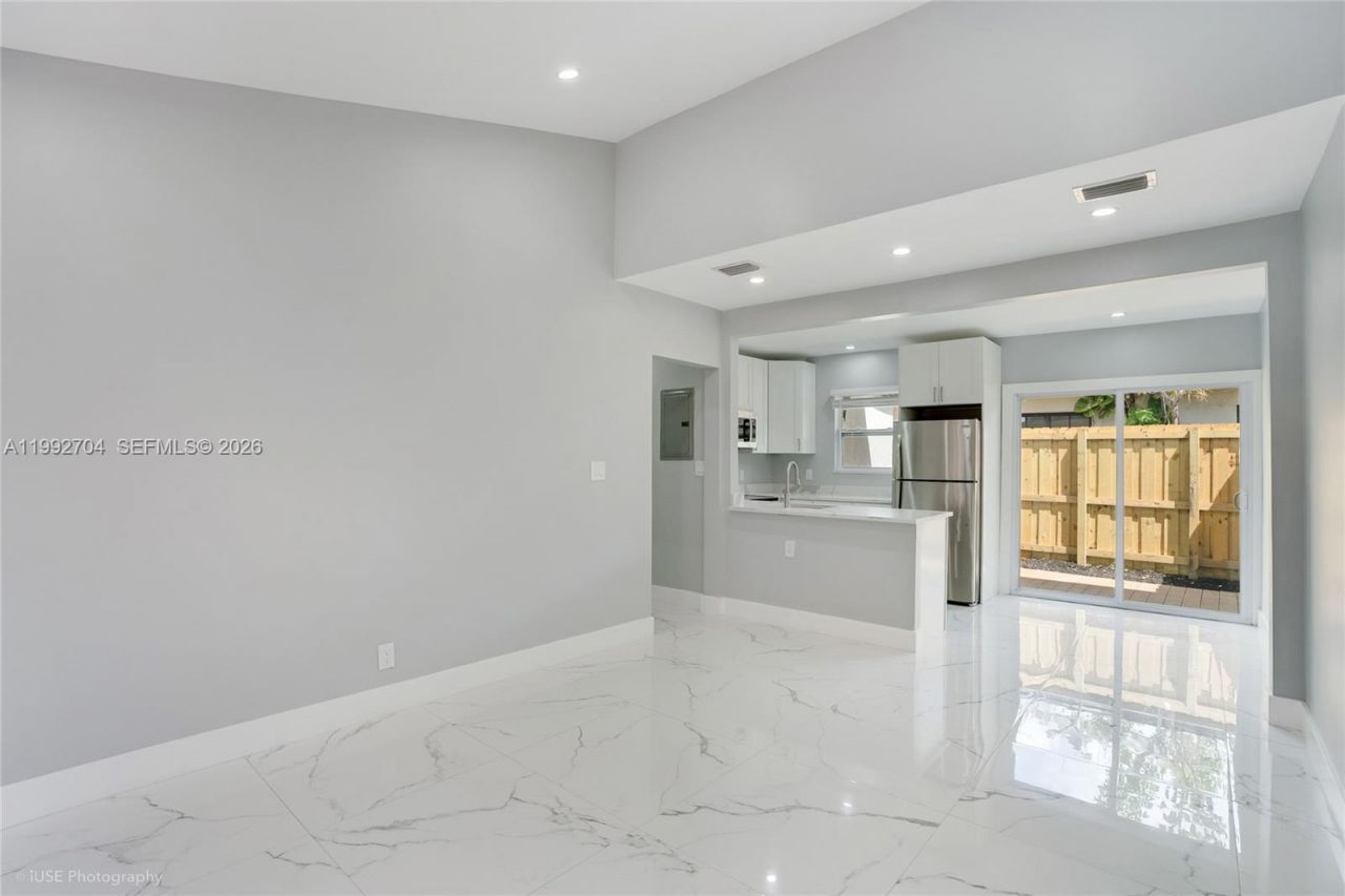 907 SW 15th Ter, Unit 1-2, Fort Lauderdale, FL 33312 Photo