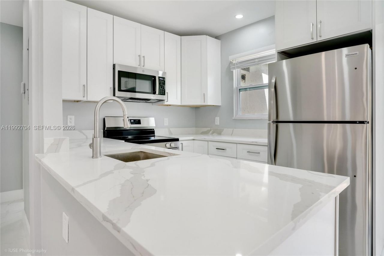 907 SW 15th Ter, Unit 1-2, Fort Lauderdale, FL 33312 Photo