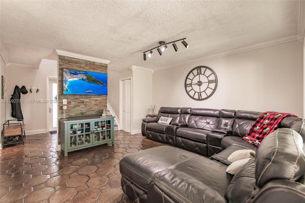 9404 SW 8th Ter , Unit 9404, Miami, FL 33174 Photo