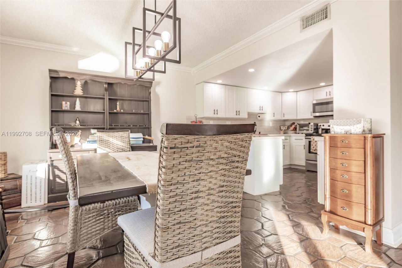 9404 SW 8th Ter , Unit 9404, Miami, FL 33174 Photo