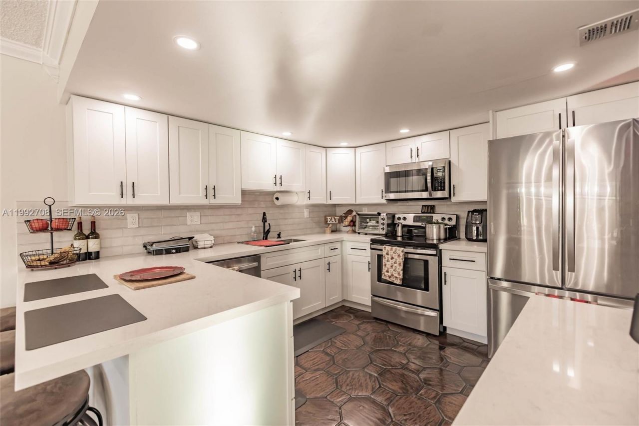 9404 SW 8th Ter , Unit 9404, Miami, FL 33174 Photo