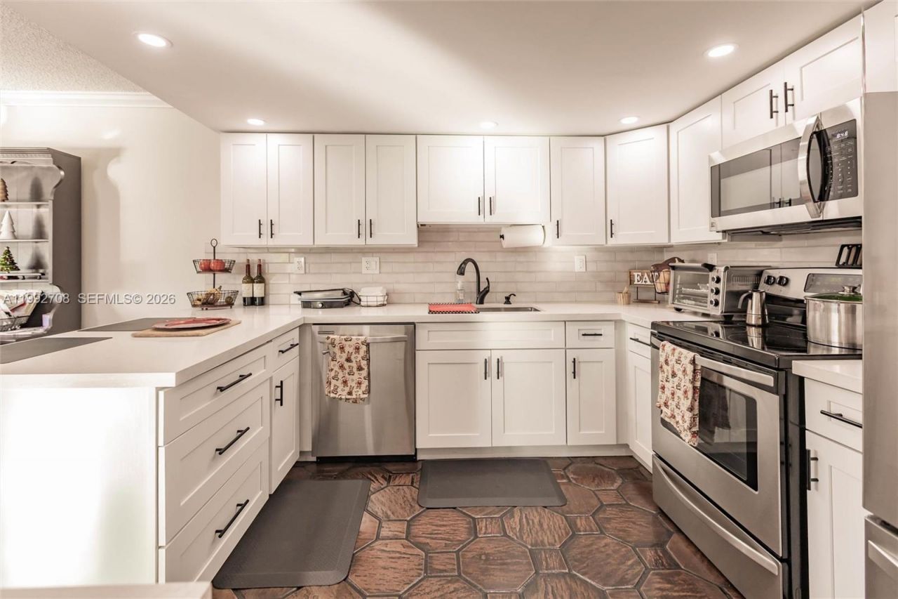 9404 SW 8th Ter , Unit 9404, Miami, FL 33174 Photo