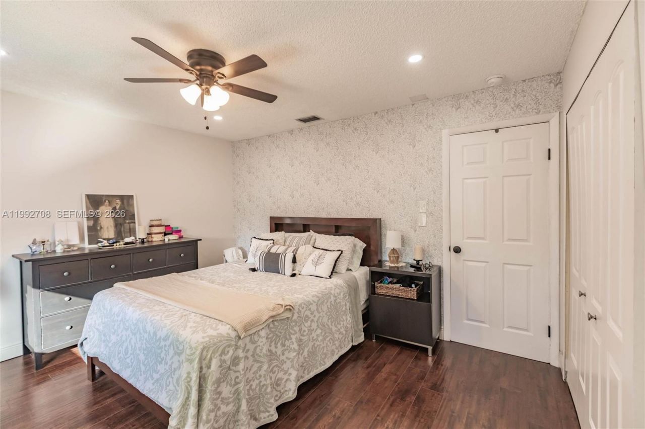 9404 SW 8th Ter , Unit 9404, Miami, FL 33174 Photo