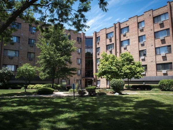 5348 N Cumberland Avenue , Unit 214, Chicago, IL 60656