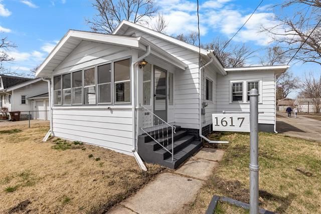 1617 CUSTER Avenue Rockford, IL 61103