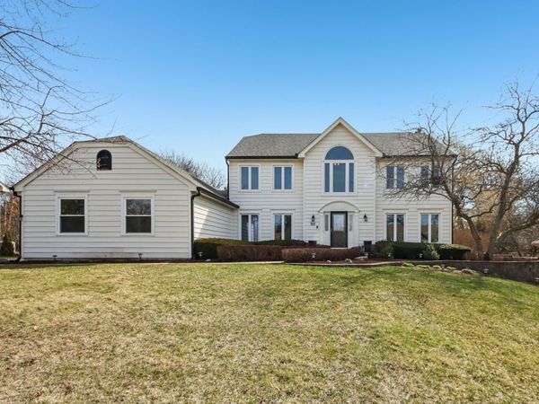 511 Greens View Drive , Algonquin, IL 60102