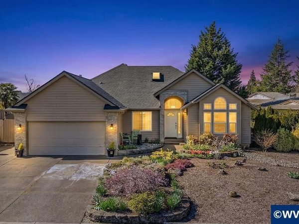 921 Hermanson St, Woodburn, OR 97071