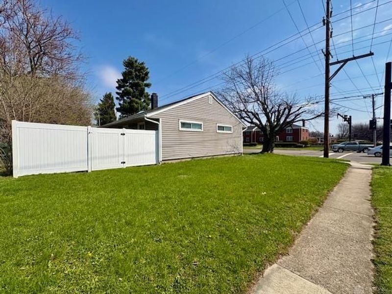 2151 S Smithville Road, Kettering, OH 45420 Photo 28