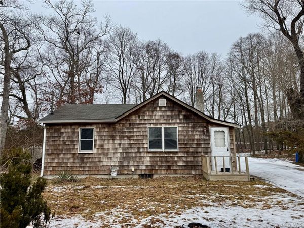 1278 W Main Street, Riverhead, NY 11901