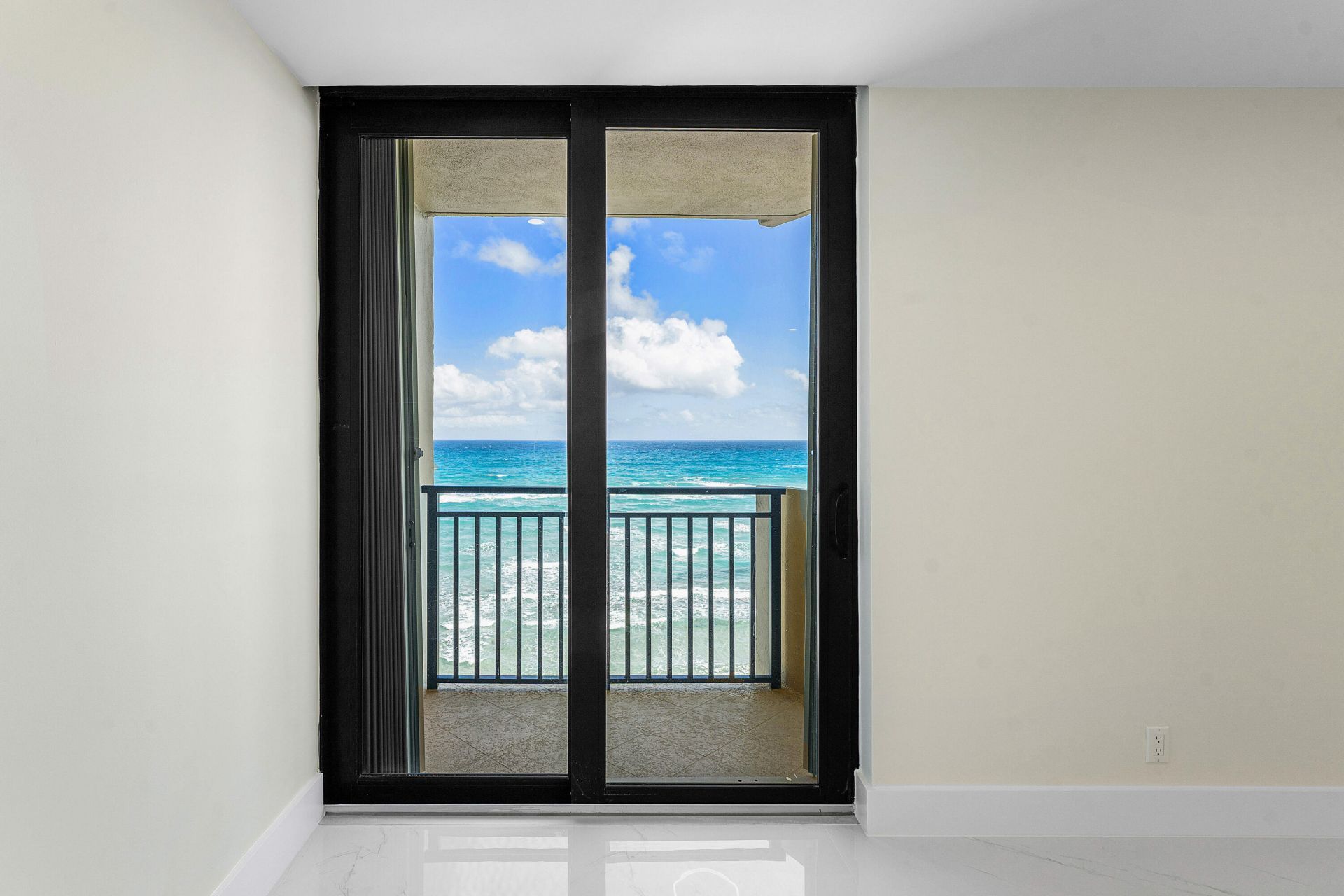 5460 N Ocean Drive, Unit 5b, Singer Island, FL 33404 Photo