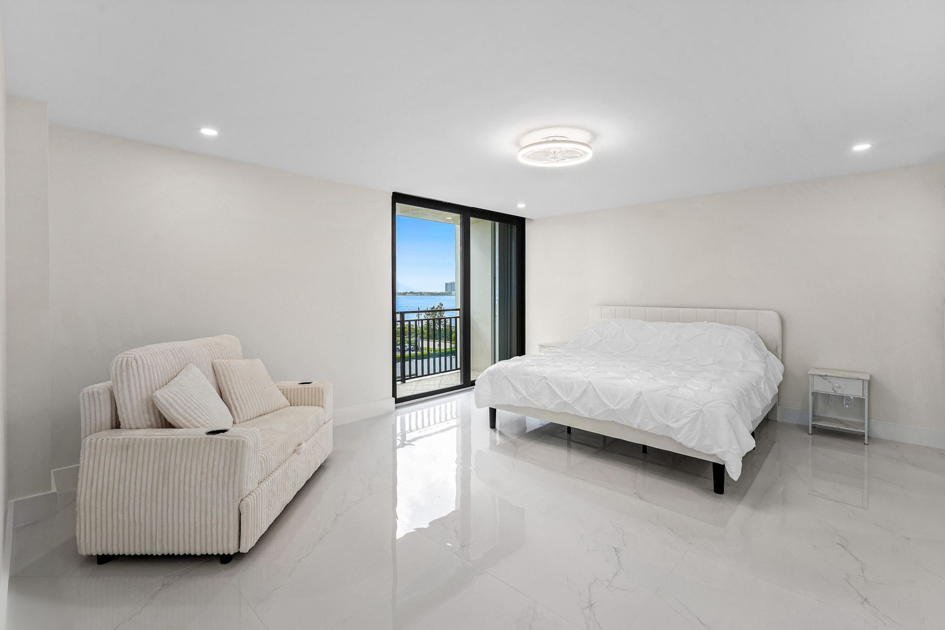 5460 N Ocean Drive, Unit 5b, Singer Island, FL 33404 Photo