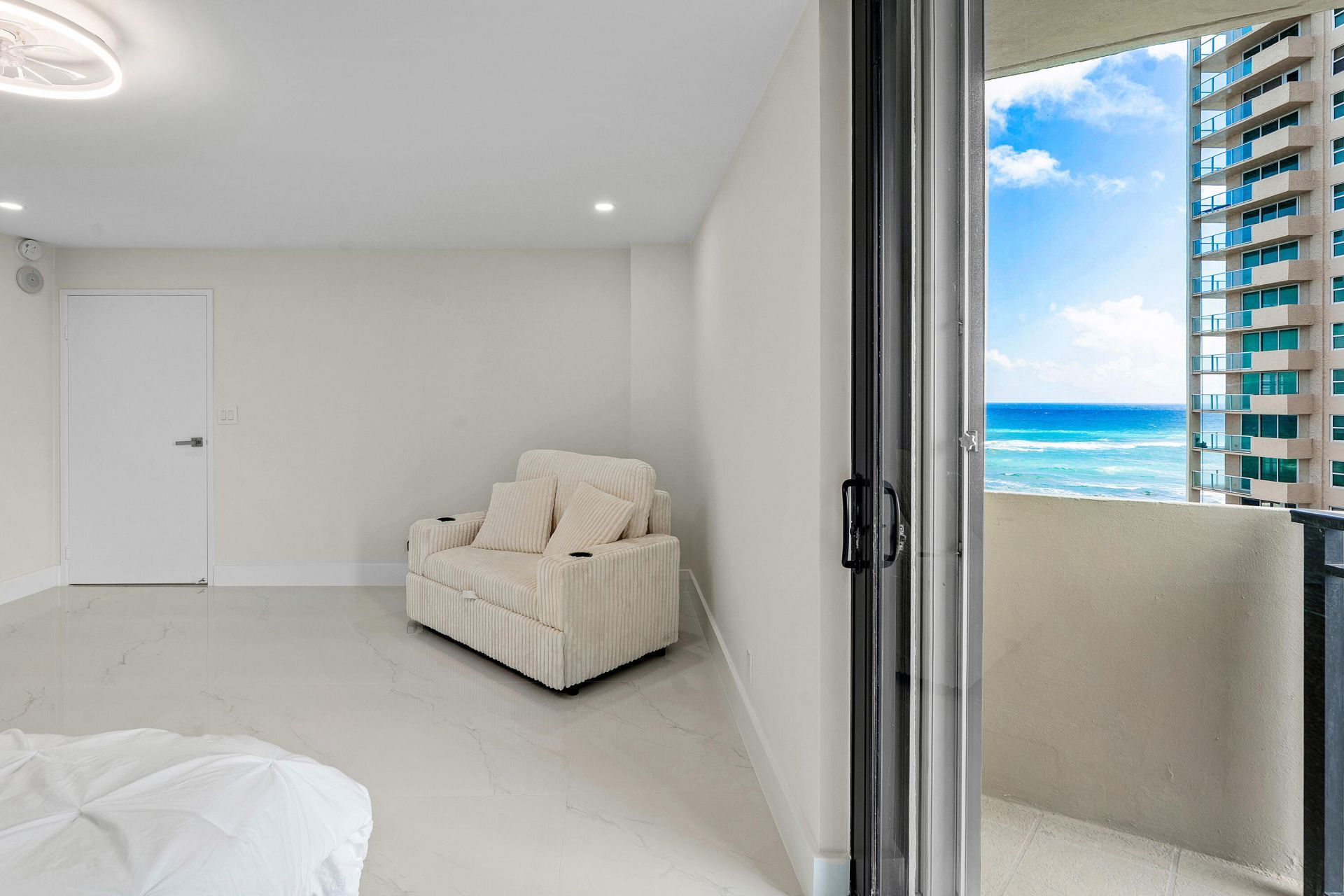 5460 N Ocean Drive, Unit 5b, Singer Island, FL 33404 Photo