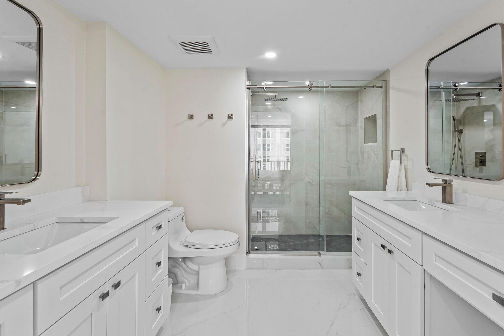 5460 N Ocean Drive, Unit 5b, Singer Island, FL 33404 Photo