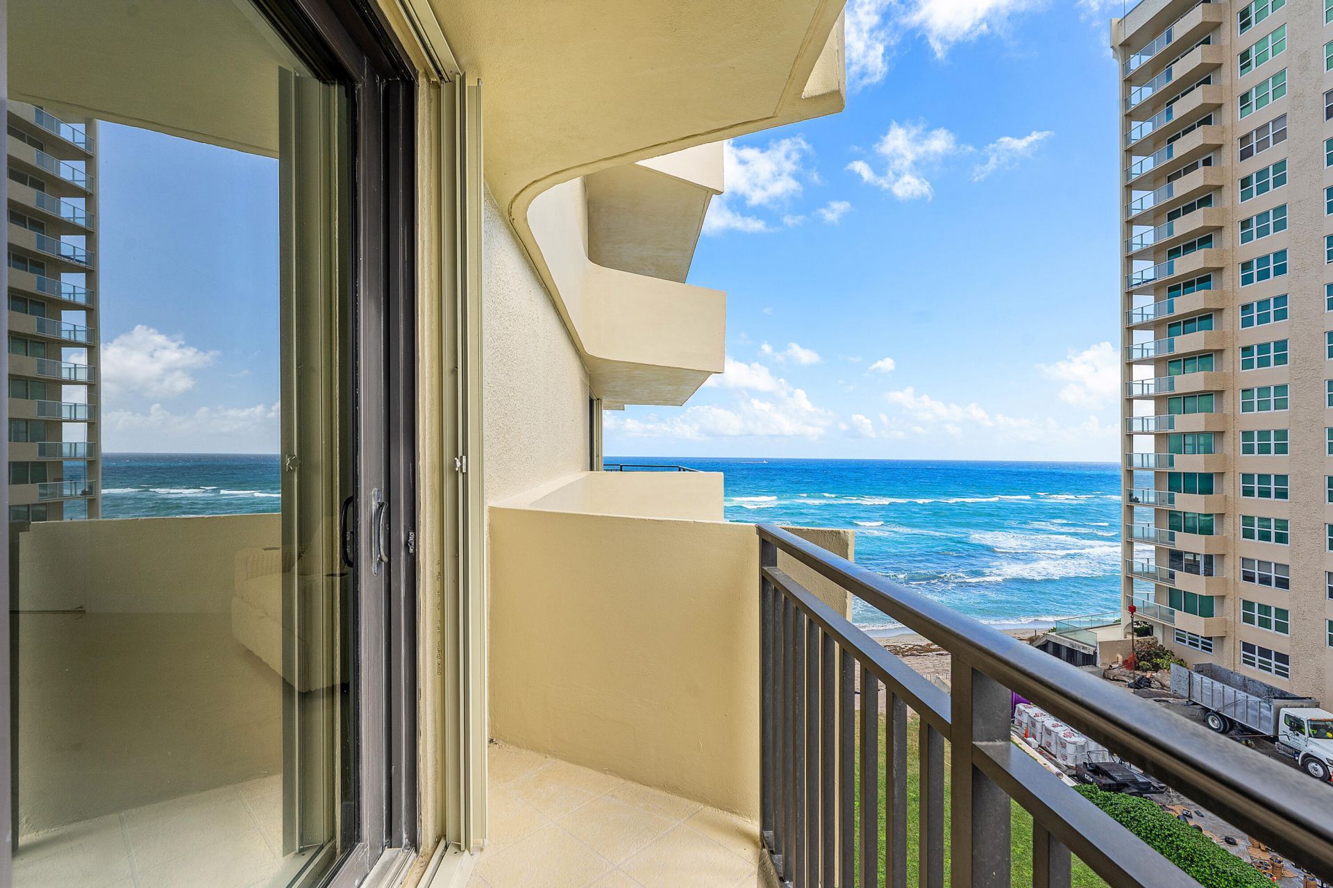 5460 N Ocean Drive, Unit 5b, Singer Island, FL 33404 Photo