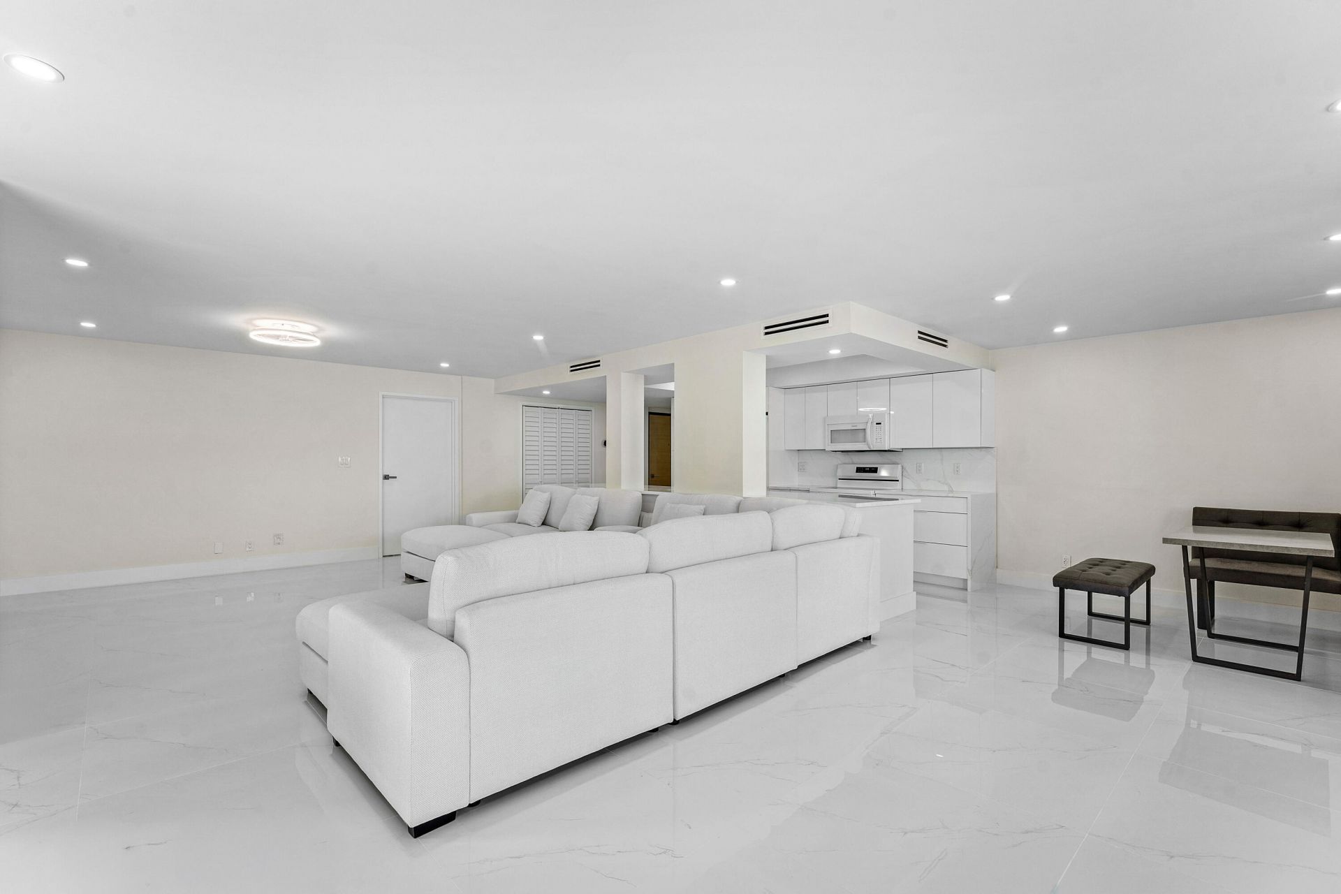 5460 N Ocean Drive, Unit 5b, Singer Island, FL 33404 Photo